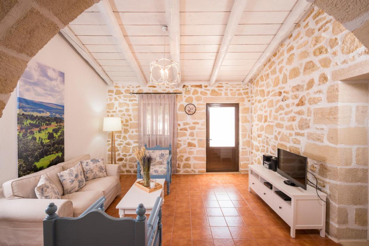 Kontis Village Filippos Luaran gambar