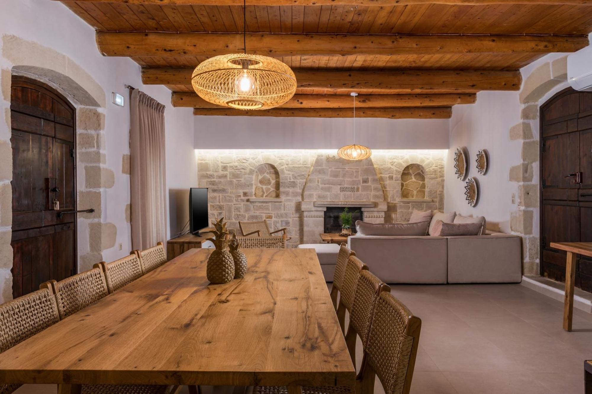 Kontis Village Filippos Bilik gambar